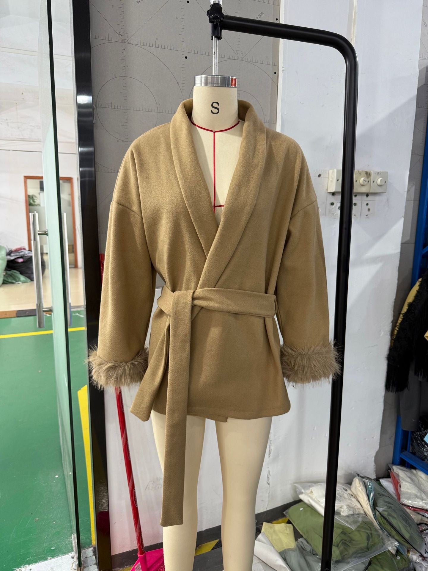 Fur V-neck Lace-up French Woolen Coat